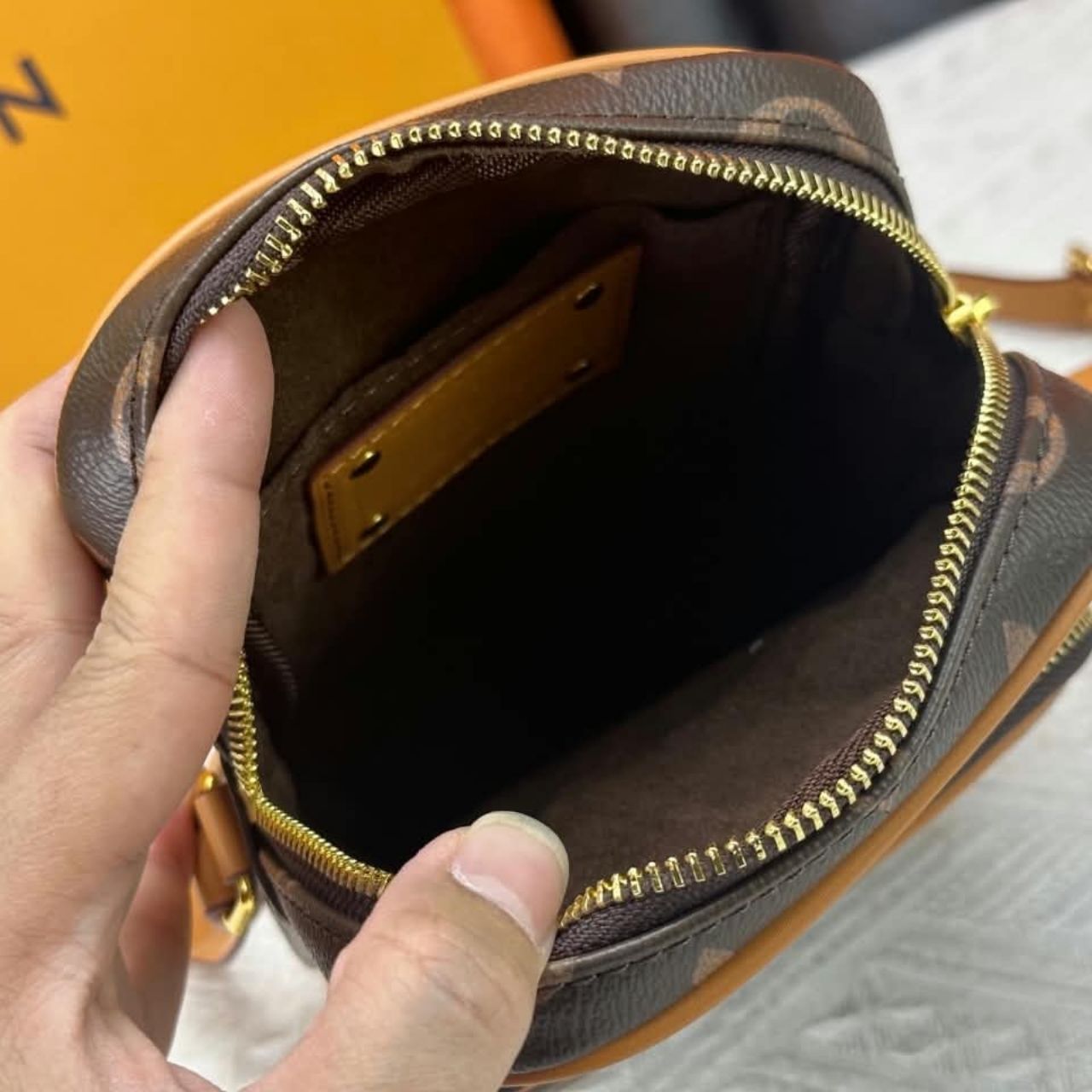 Louis Vuitton Amazone Monogram 20cm M14014 - Image 8