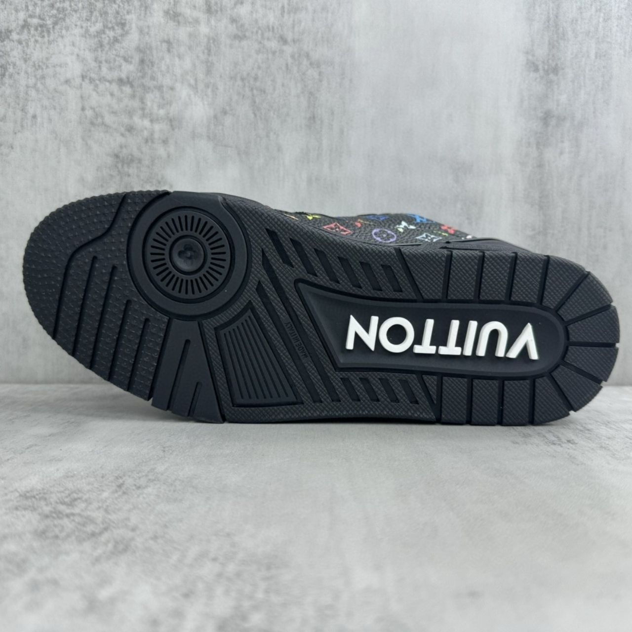 Louis Vuitton x Takashi Murakami LV Trainer Sneaker Noir 1AGZE2 - Image 10