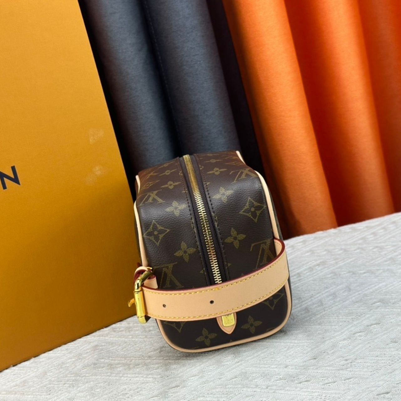 Louis Vuitton Locker Dopp Kit Monogram 23cm M83112 - Image 8