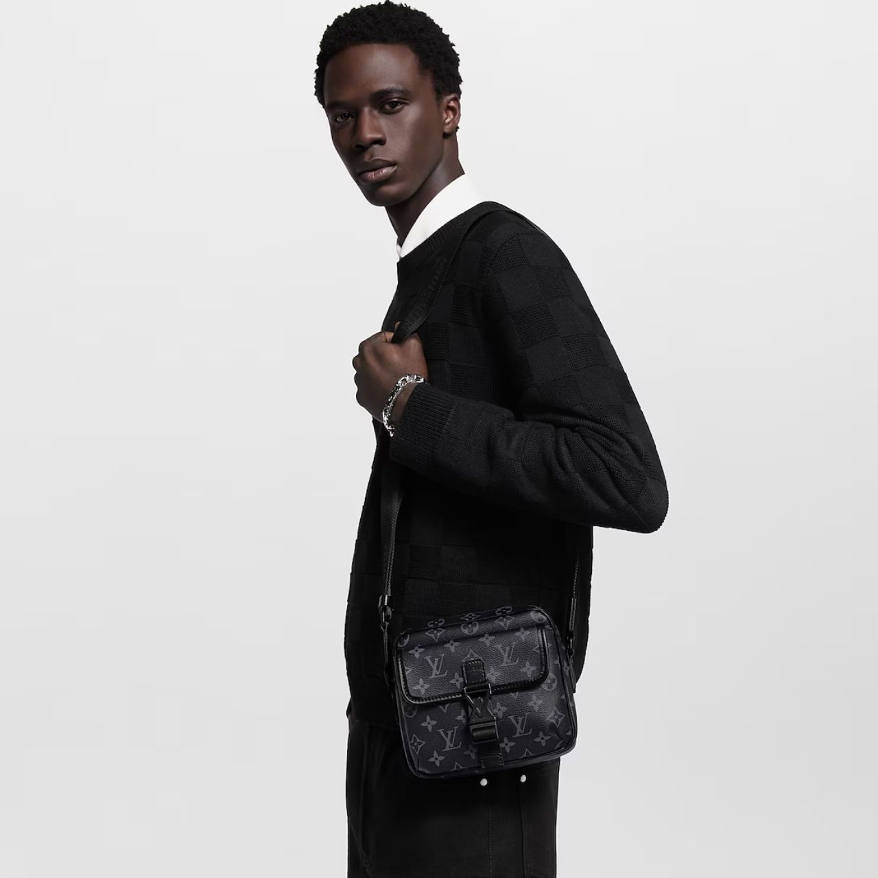 Louis Vuitton Getaway Messenger Monogram Eclipse 20cm M12518 - Image 2