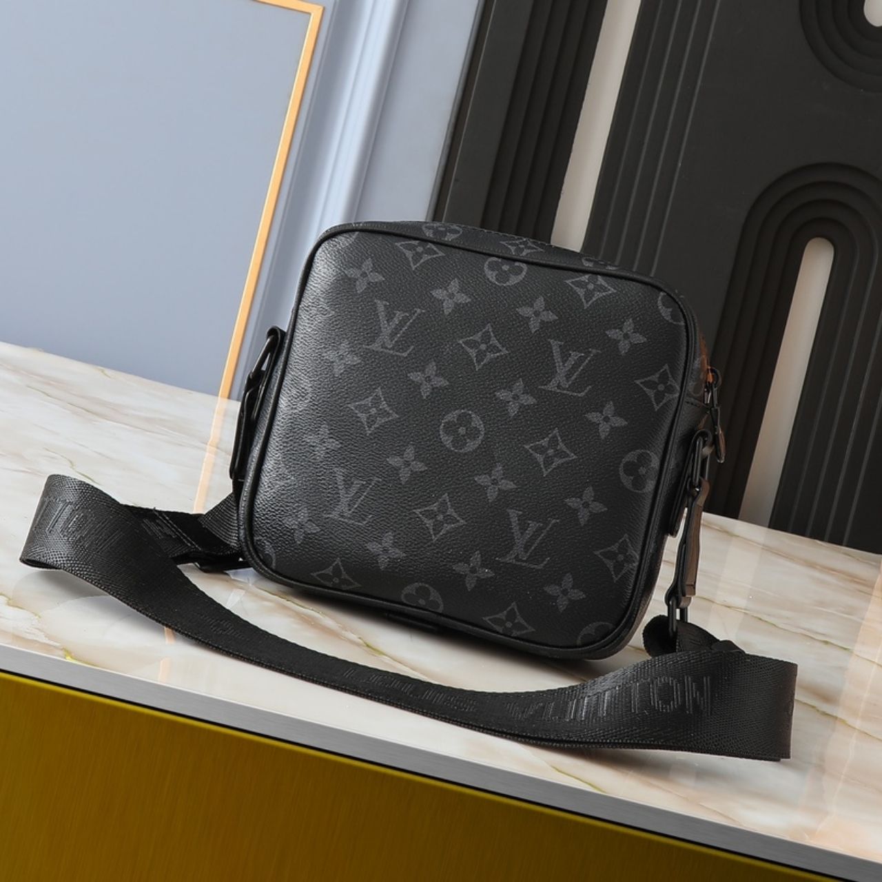Louis Vuitton Getaway Messenger Monogram Eclipse 20cm M12518 - Image 5