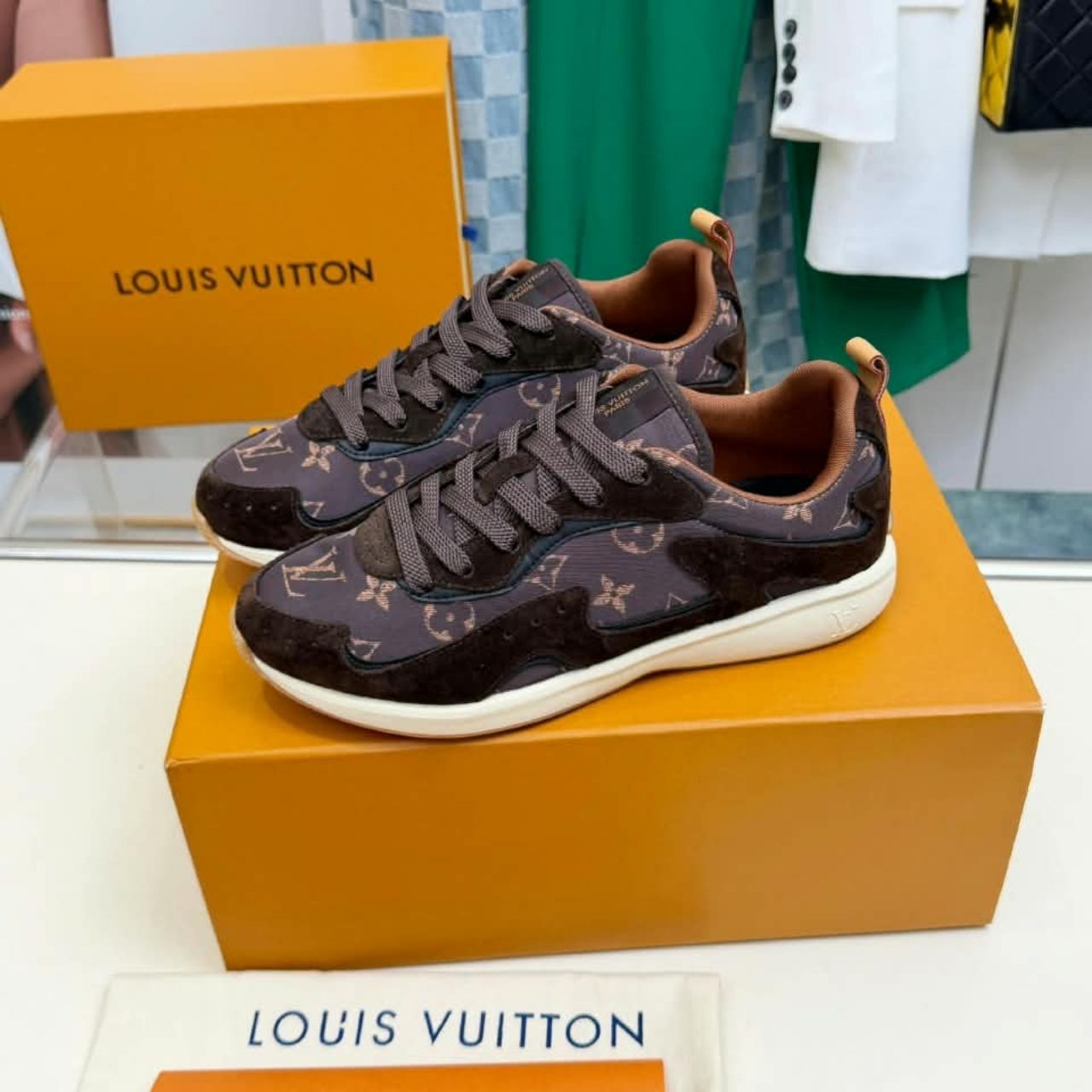 Louis Vuitton Drop 300 Sneaker Brown - Image 5