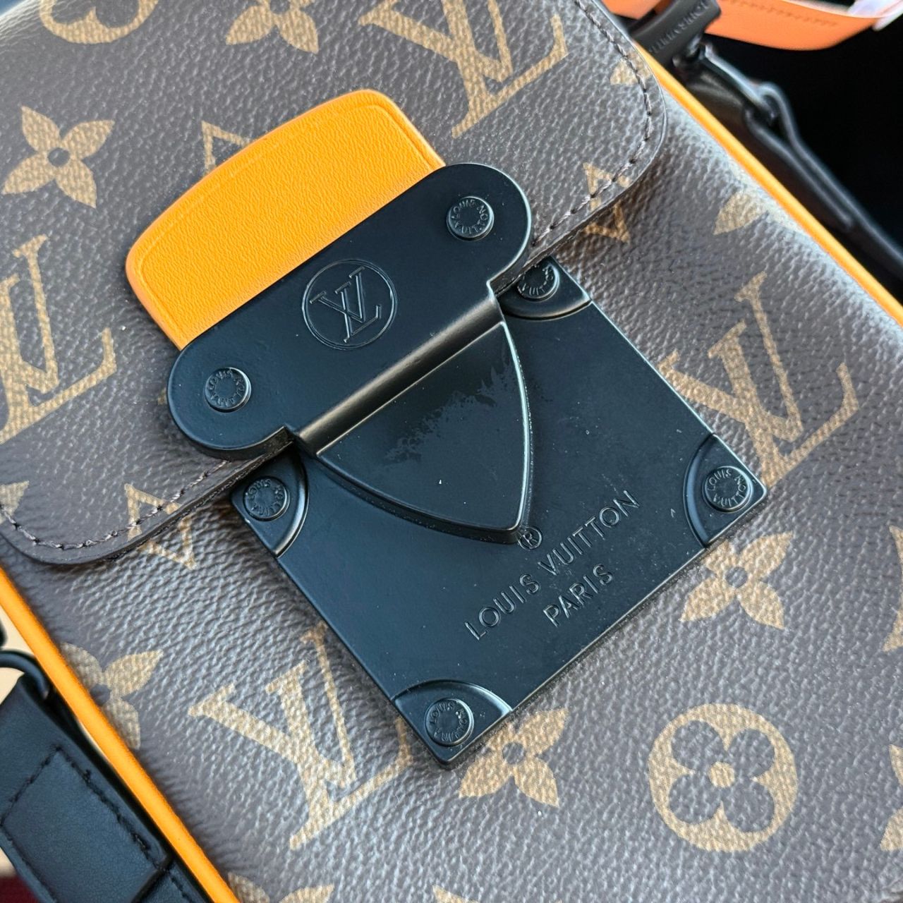 Louis Vuitton S-Lock Vertical Wearable Wallet Monogram Radiant Sun 12cm - Image 9