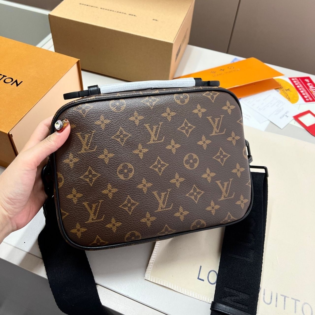 Louis Vuitton S Lock Messenger Monogram 25cm - Image 4