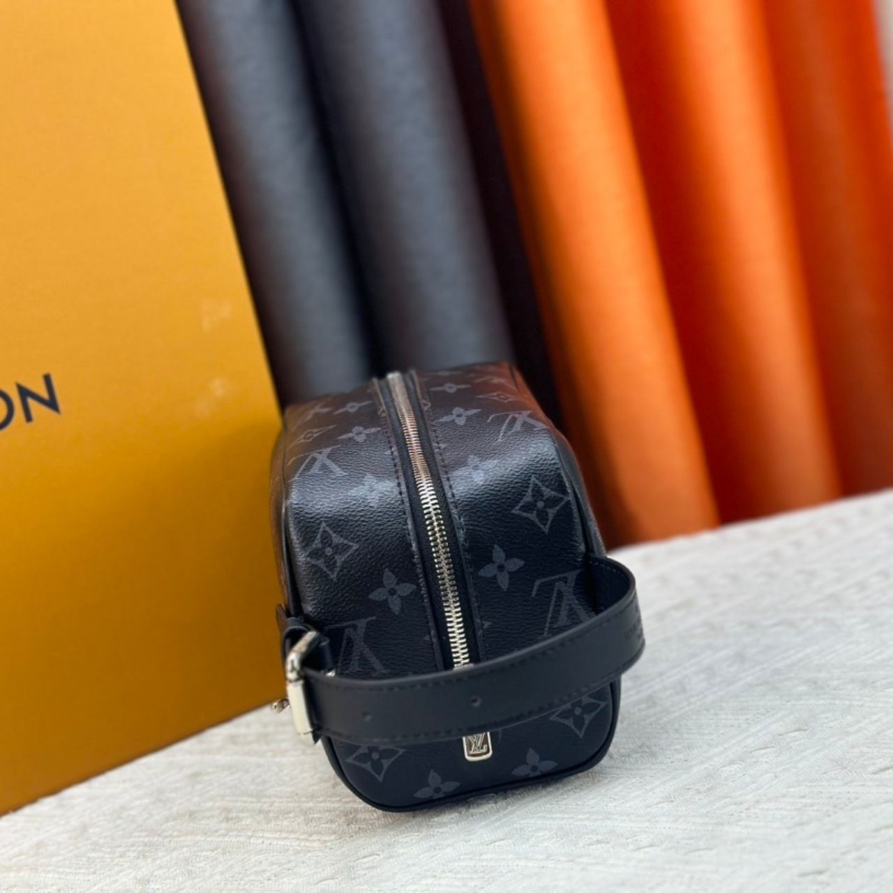 Louis Vuitton Locker Dopp Kit Monogram Eclipse 23cm M83113 - Image 7