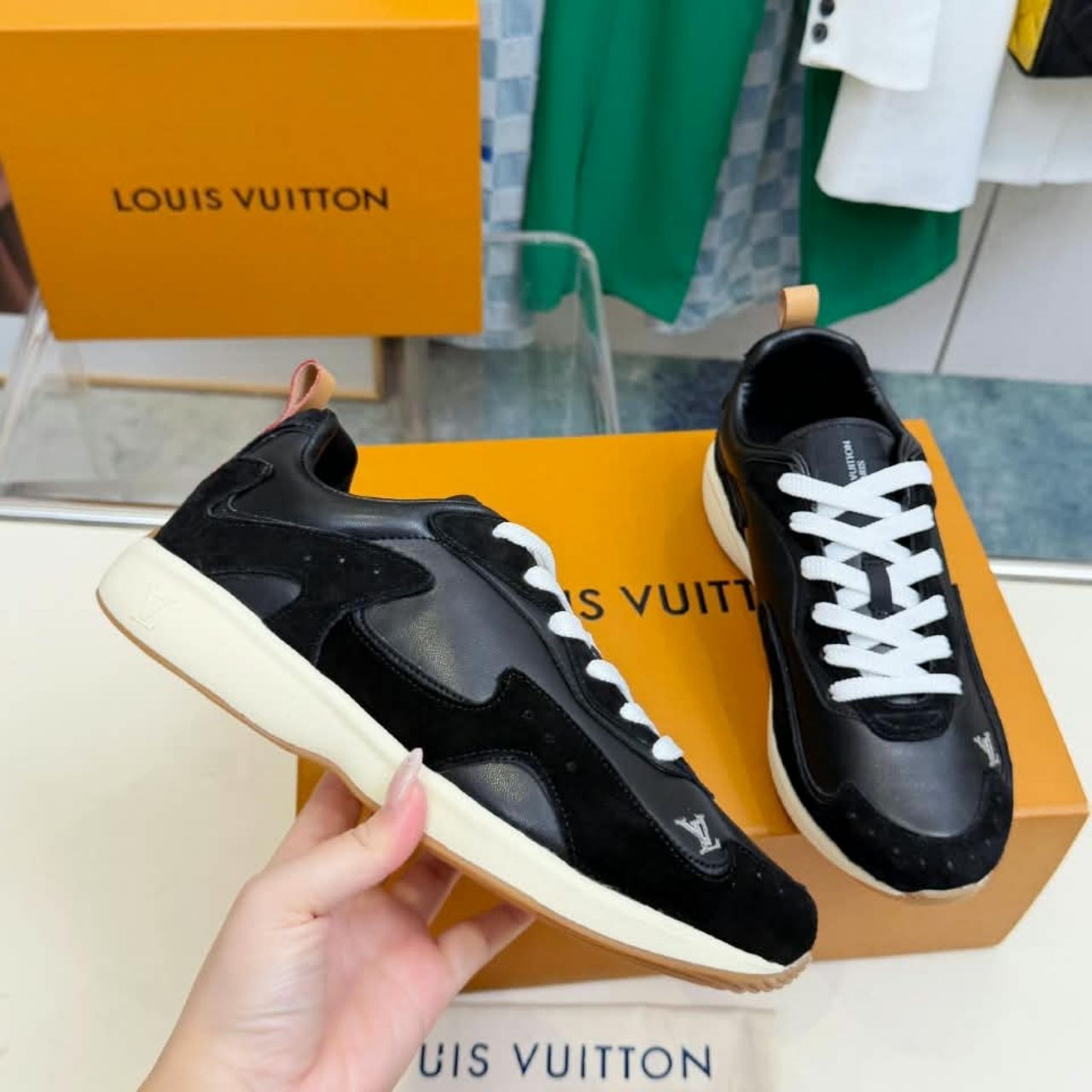Louis Vuitton LV Drop 300 Sneaker Black 1AKQRW - Image 9