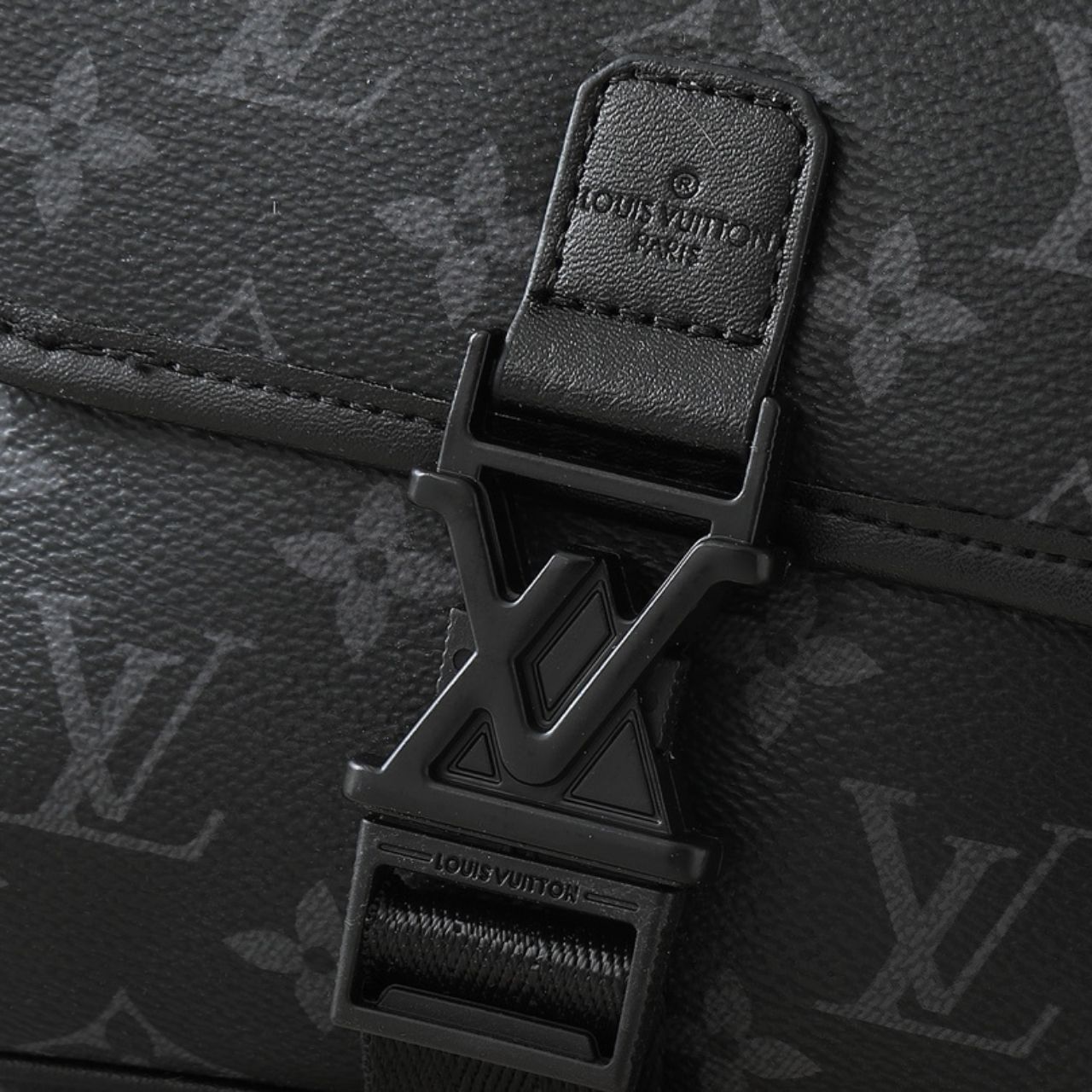 Louis Vuitton Getaway Messenger Monogram Eclipse 20cm M12518 - Image 8