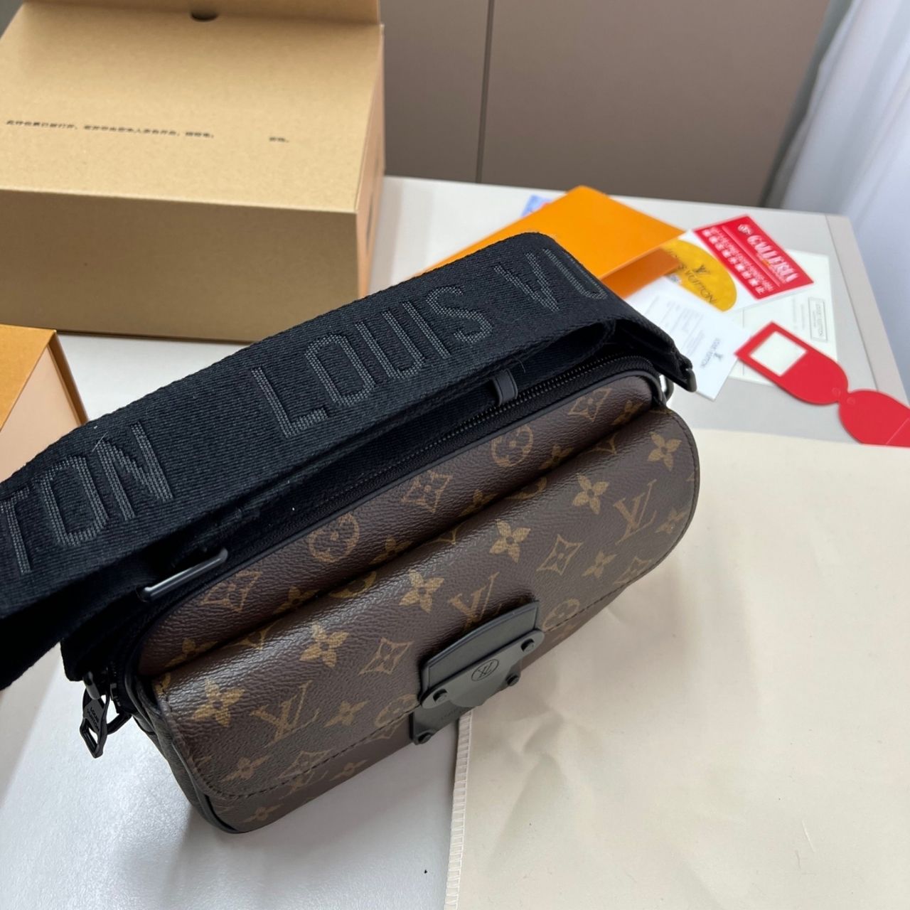 Louis Vuitton S Lock Messenger Monogram 25cm - Image 10