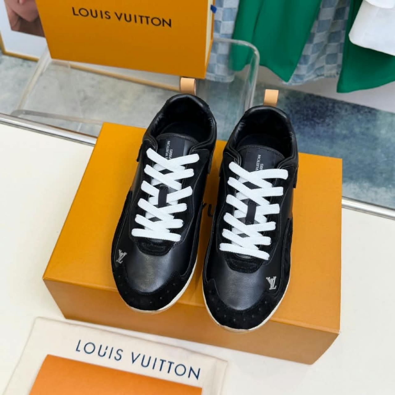 Louis Vuitton LV Drop 300 Sneaker Black 1AKQRW - Image 8
