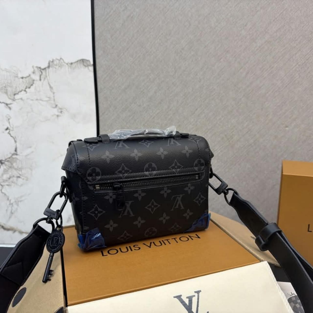Louis Vuitton Soul Trunk Monogram Eclipse 19cm M11743 - Image 5