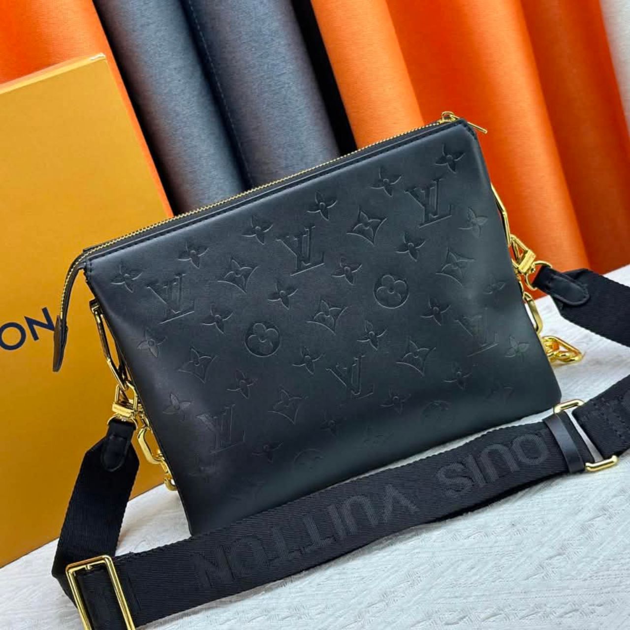 Louis Vuitton Coussin PM Black 26cm M21260 - Image 4