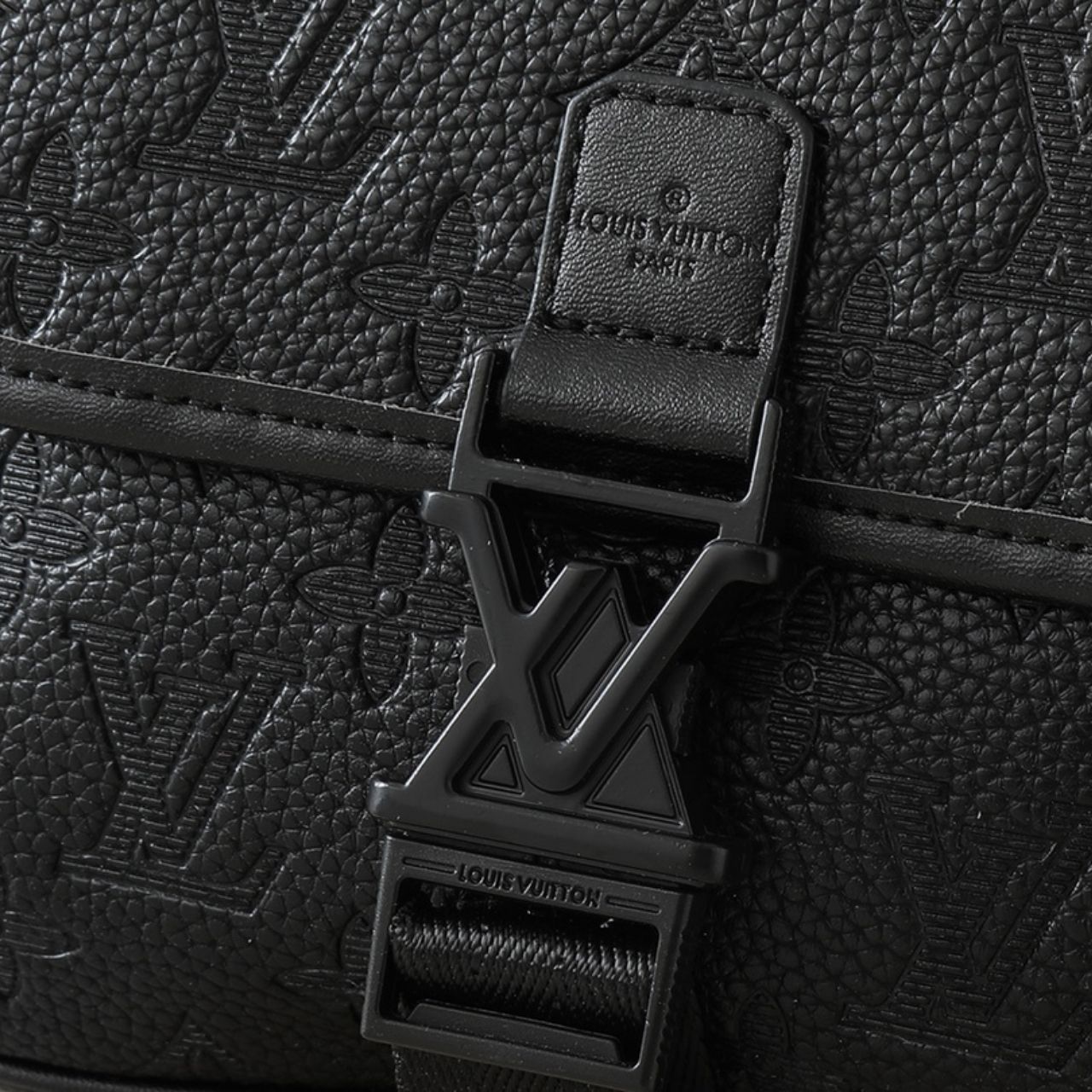 Louis Vuitton Getaway Messenger Monogram Shadow Embossed Black 20cm M12516 - Image 7