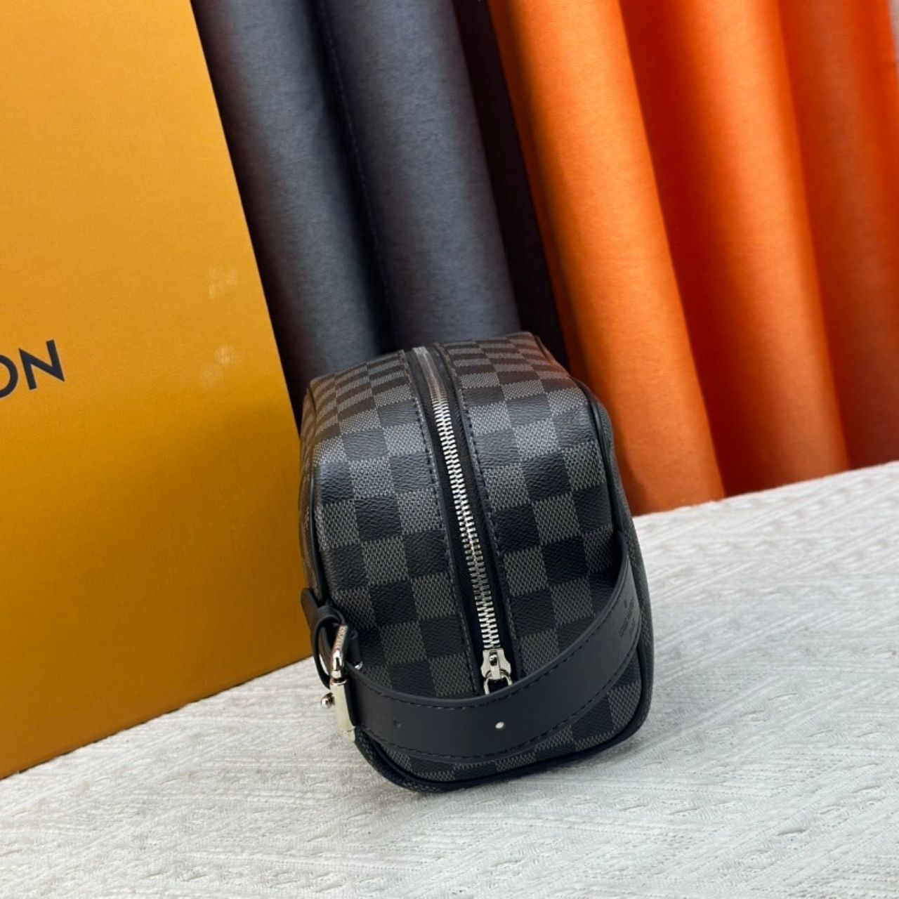 Louis Vuitton Locker Dopp Kit Damier Graphite Black 23cm - Image 5