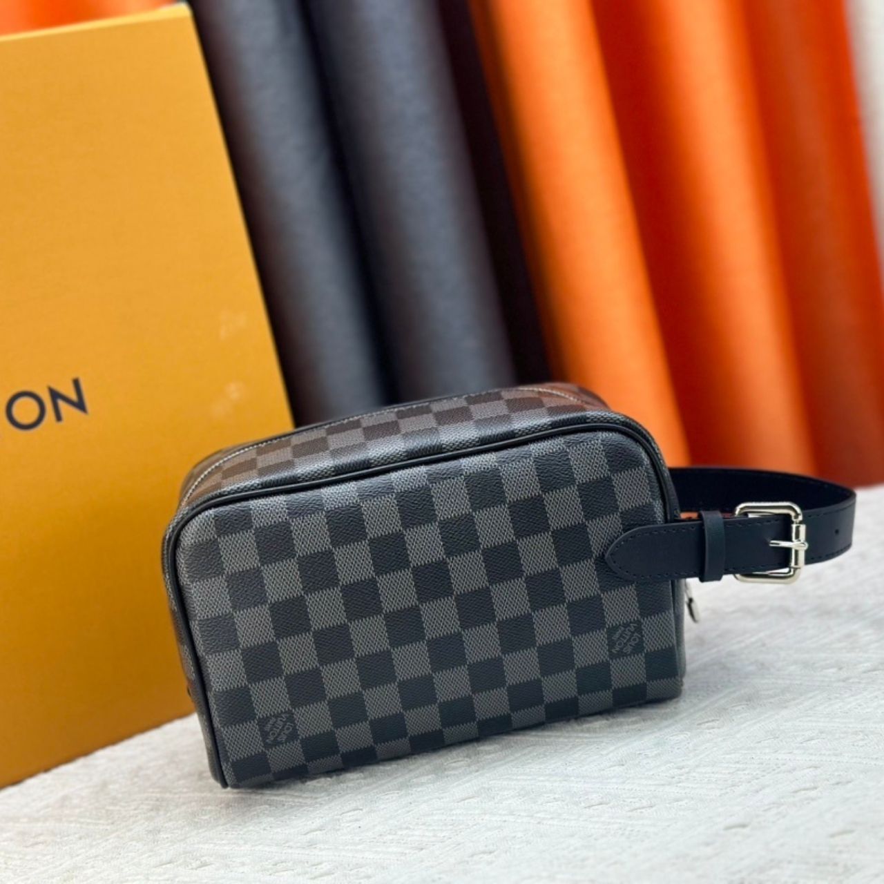Louis Vuitton Locker Dopp Kit Damier Graphite Black 23cm - Image 4