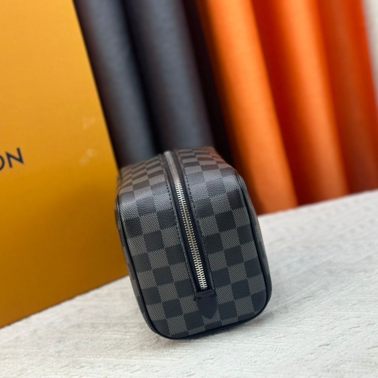 Louis Vuitton Locker Dopp Kit Damier Graphite Black 23cm - Image 3