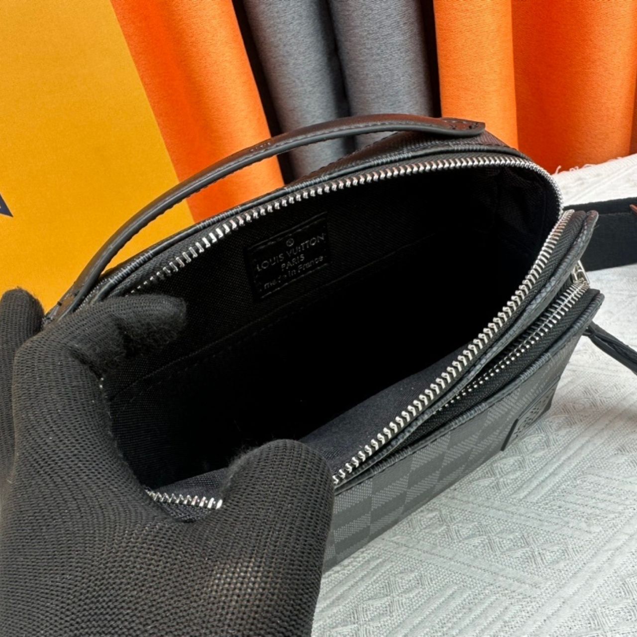 Louis Vuitton District PM Damier Graphite Black 22.5cm - Image 4