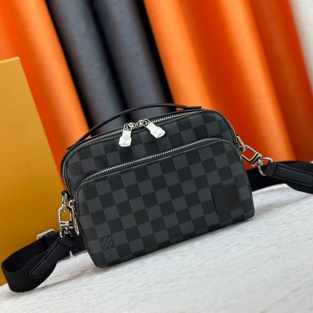 Louis Vuitton District PM Damier Graphite Black 22.5cm - Image 2