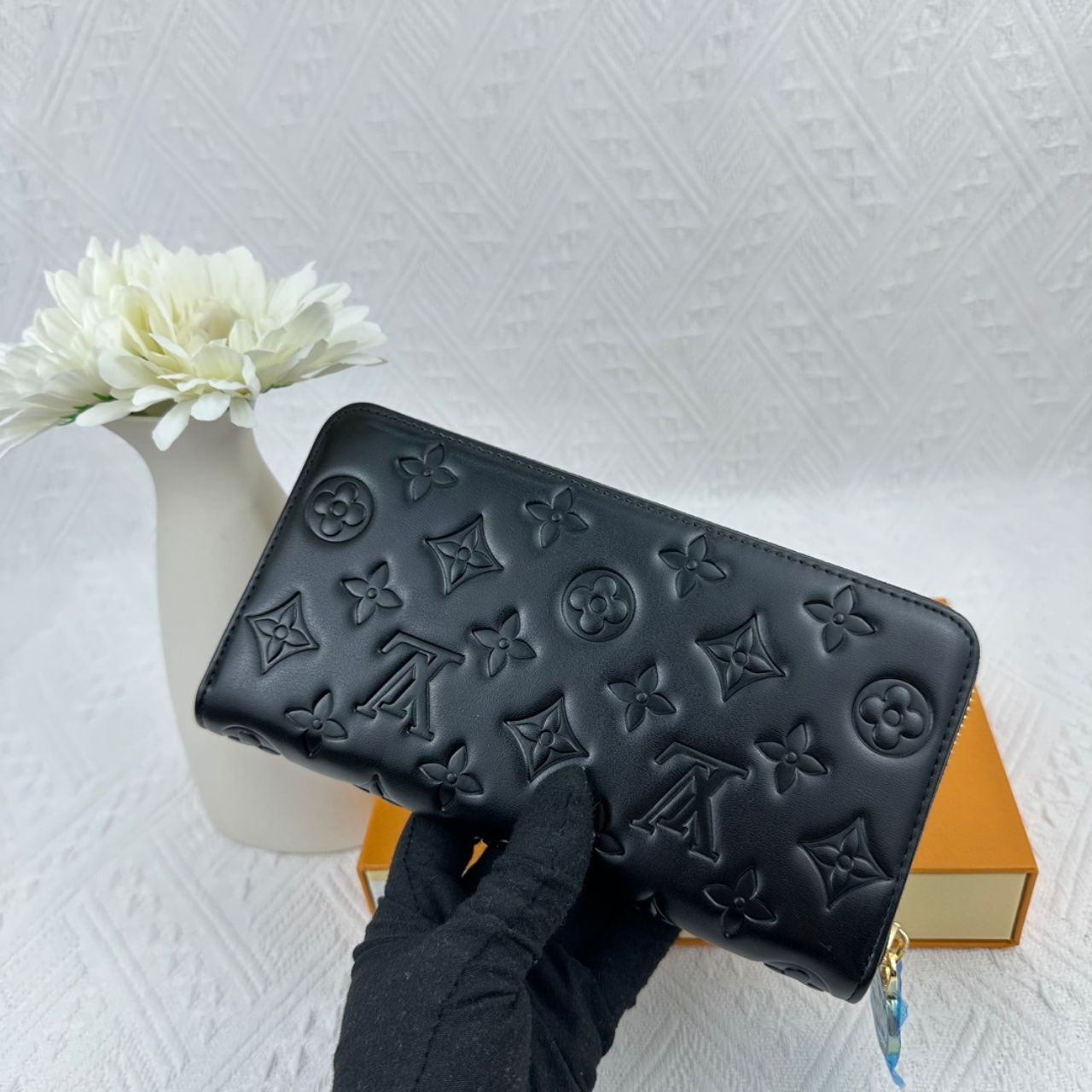 Louis Vuitton Zippy Wallet Monogram Embossed Black 19.5cm M81510 - Image 5