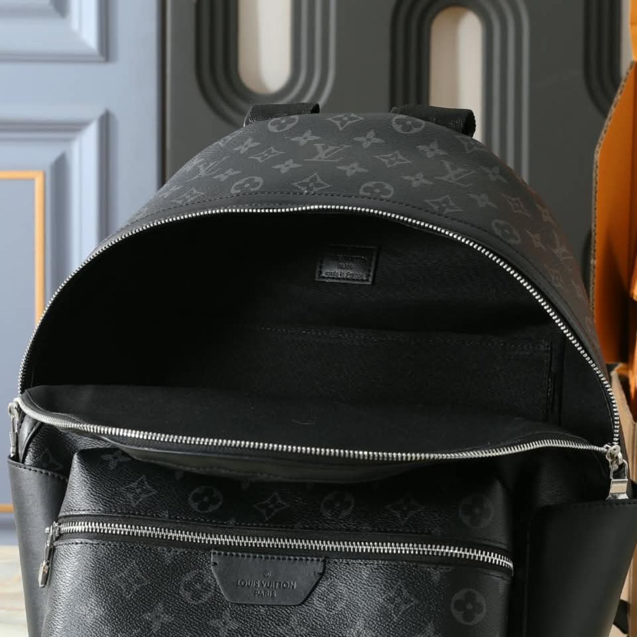 Louis Vuitton Discovery Backpack MM Monogram Eclipse 38cm M22545 - Image 7