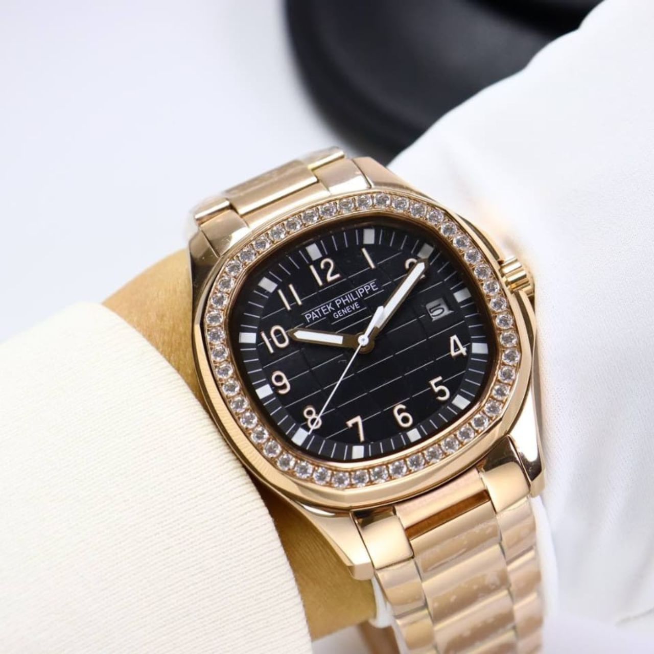 Patek Philippe Aquanaut Diamond Bezel Rose Gold Black - Image 3