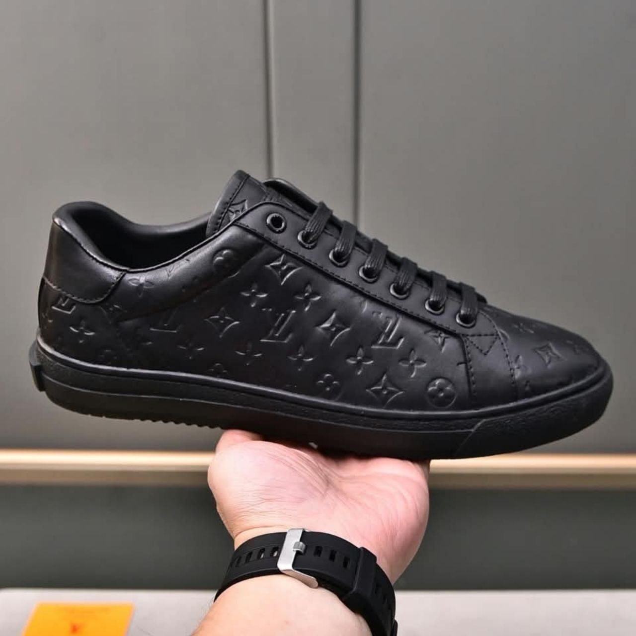Louis Vuitton Beverly Hills Sneaker Black - Image 6