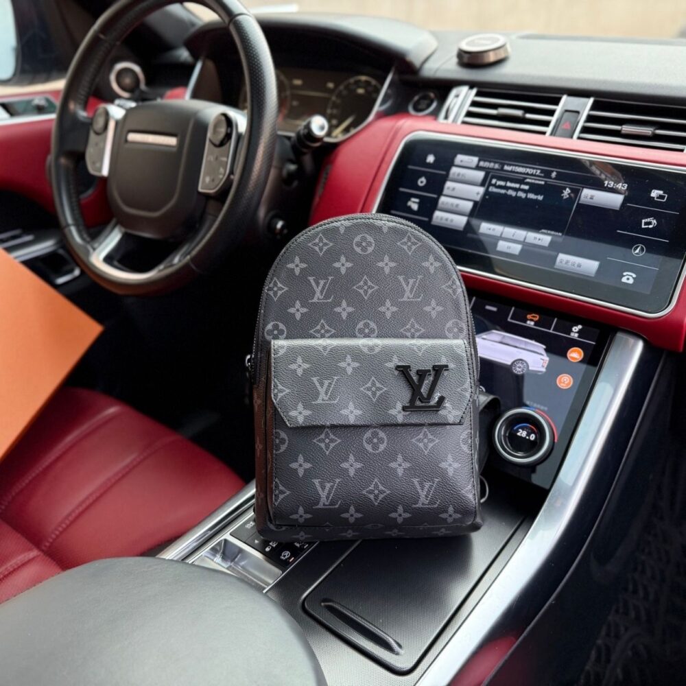 Alternative view of Louis Vuitton Avenue Slingbag Monogram Eclipse Black 20cm
