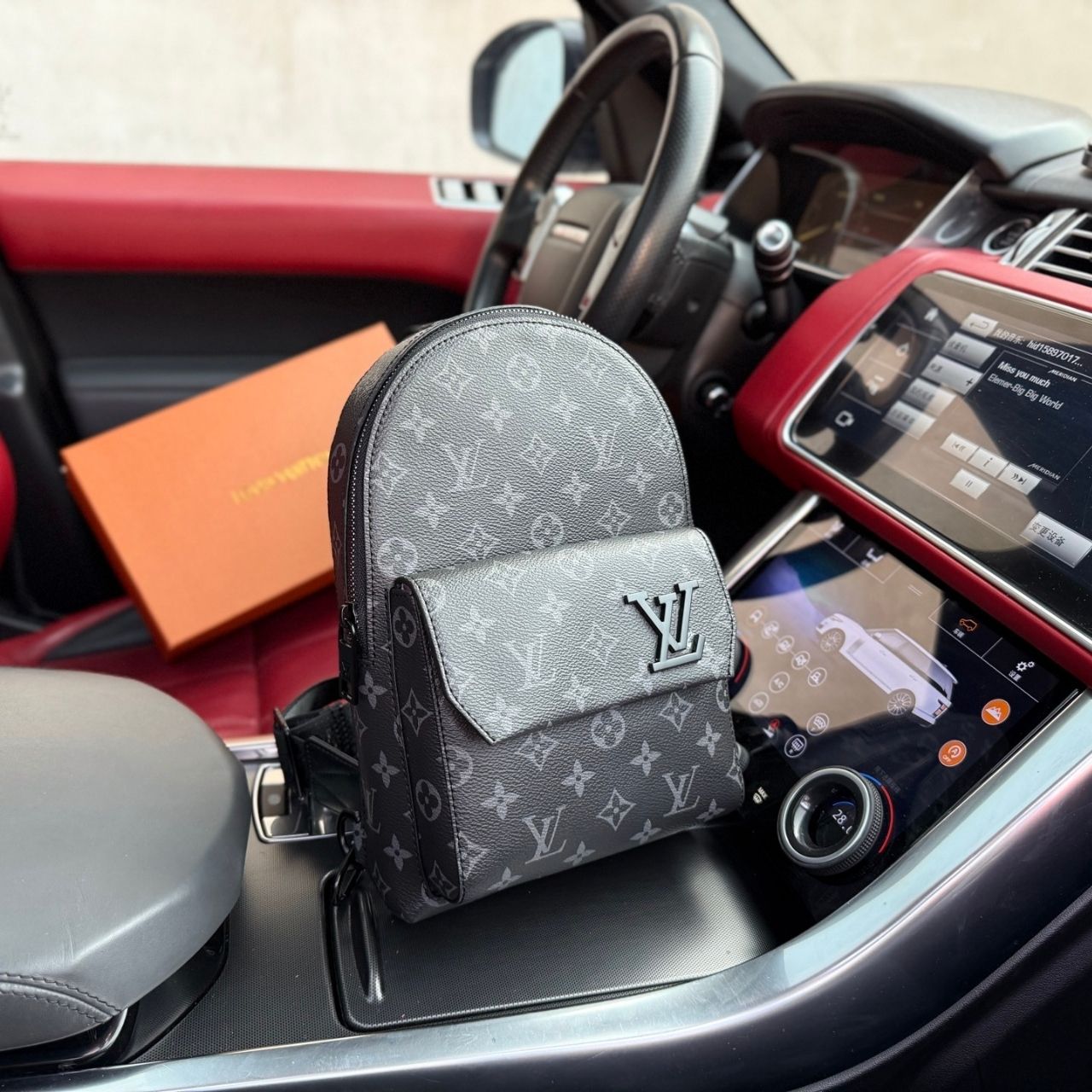 Louis Vuitton Avenue Slingbag Monogram Eclipse Black 20cm - Image 3