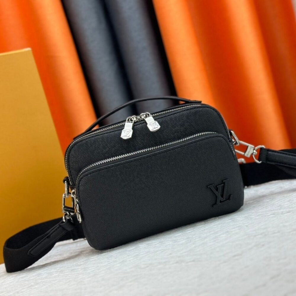 Alternative view of Louis Vuitton Avenue Messenger Taiga Black Bag 22.5cm