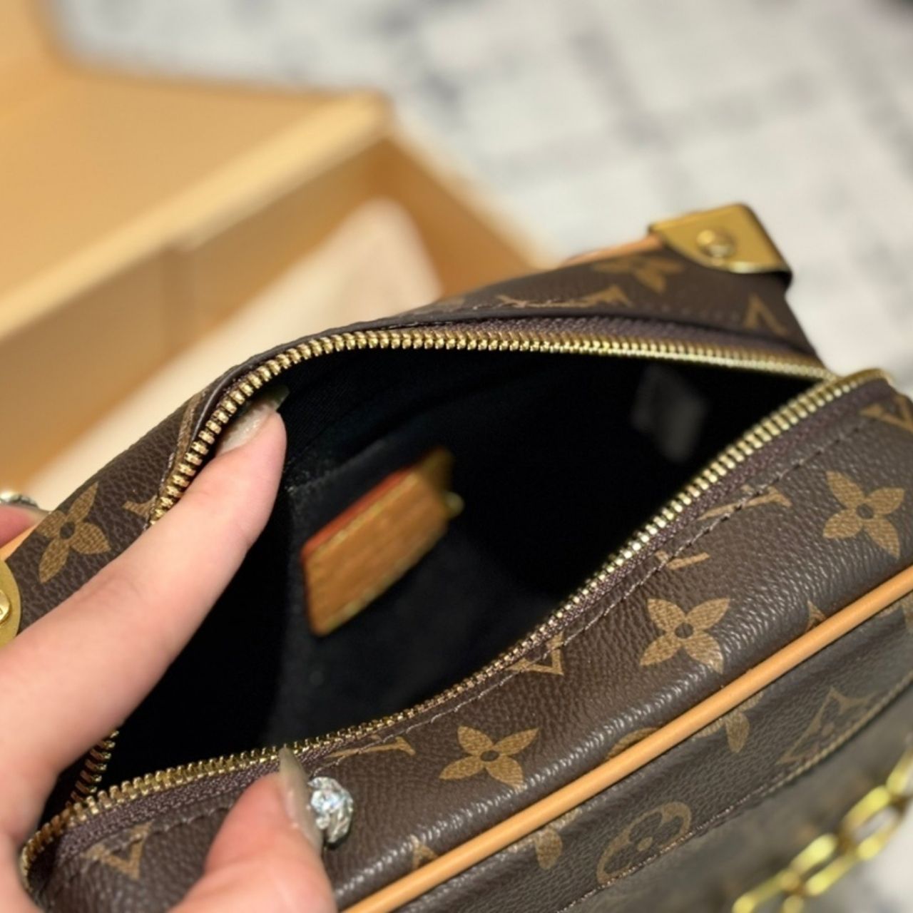 Louis Vuitton Mini Soft Trunk Monogram 18cm - Image 9