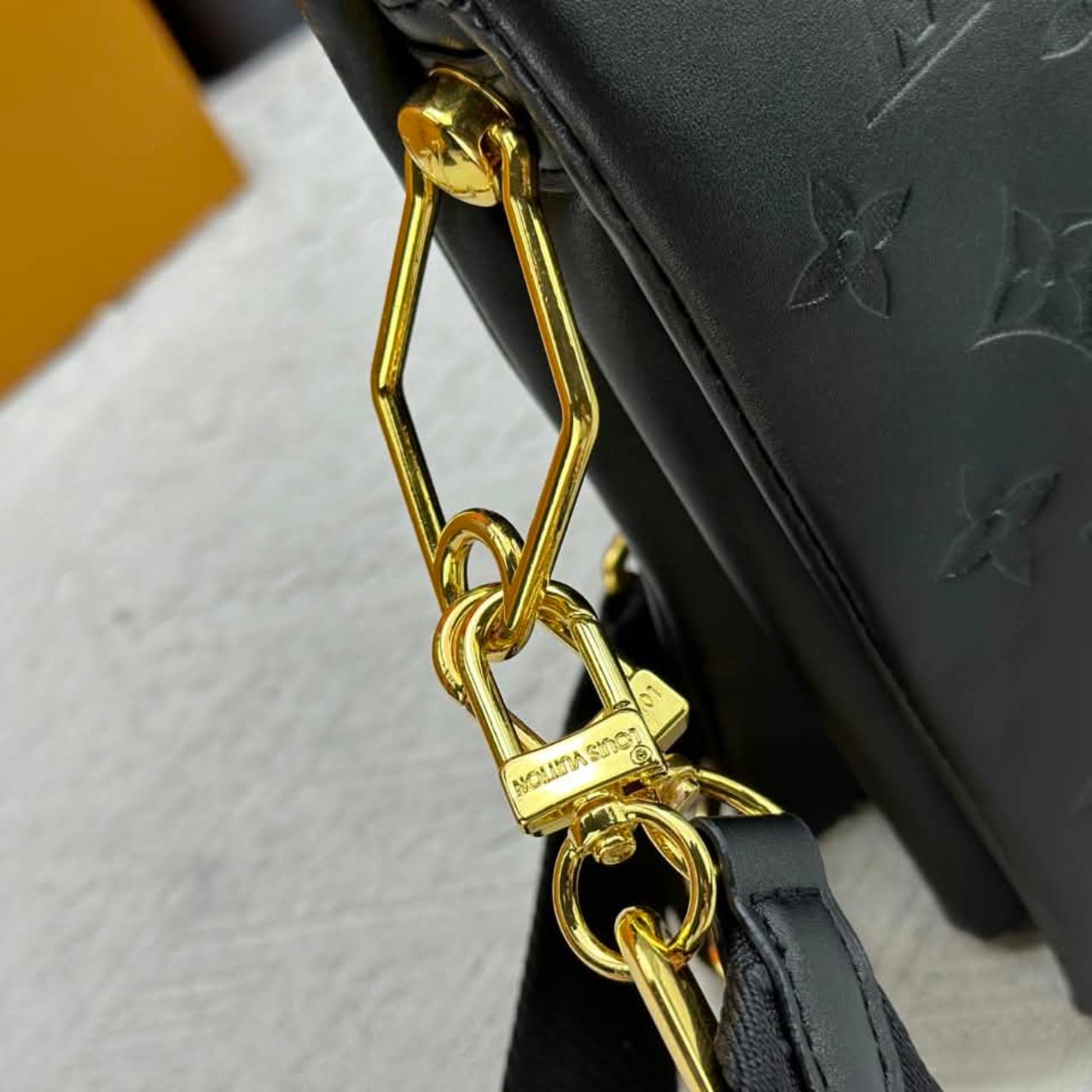 Louis Vuitton Coussin PM Black 26cm M21260 - Image 10